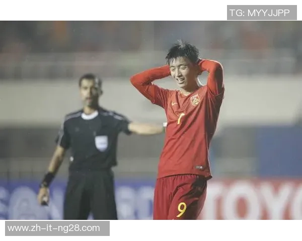 足球场上的悲剧瞬间 球星受伤与比赛命运的转折 足球场上的悲剧瞬间 球星受伤与比赛命运的转折